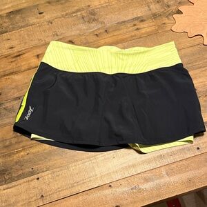 Zoot Women's Black and Neon Yellow Skort